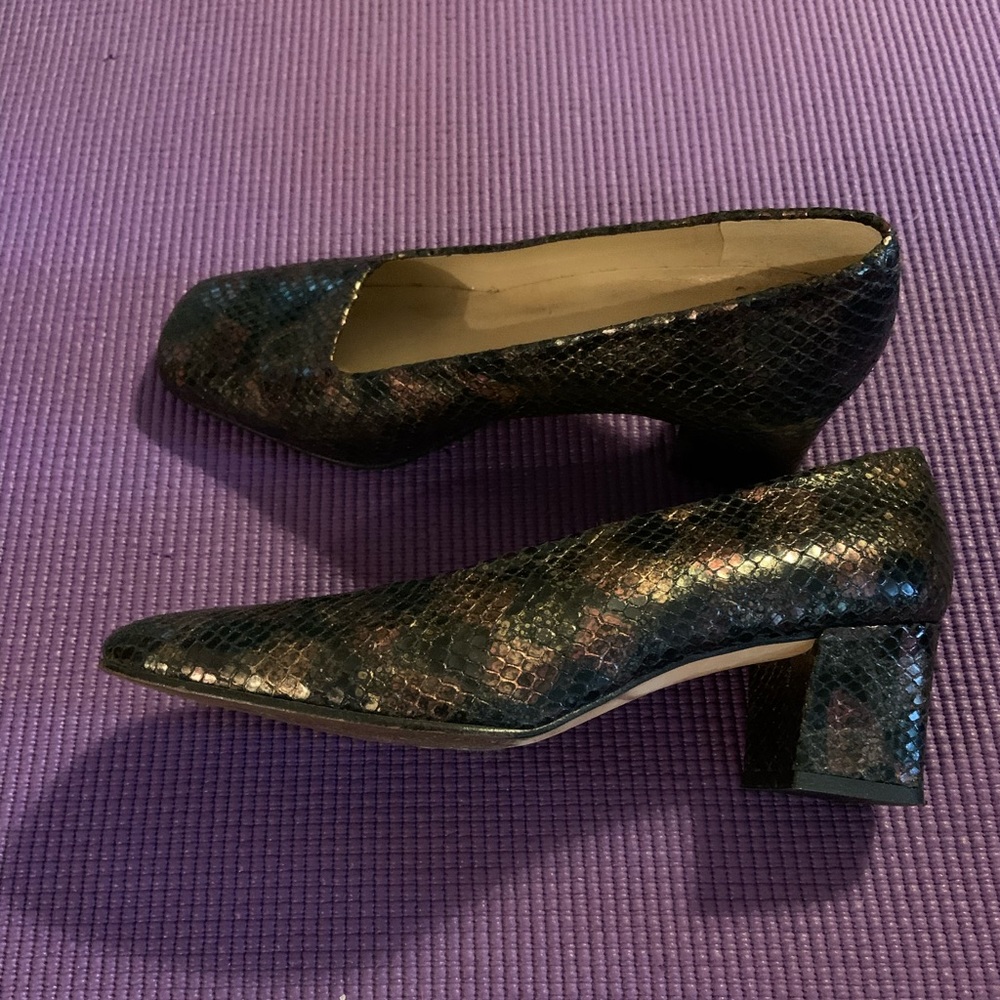 Enzo Angiolini Sz 7M, sq toe bronze snake 2” heel - Picture 4 of 4